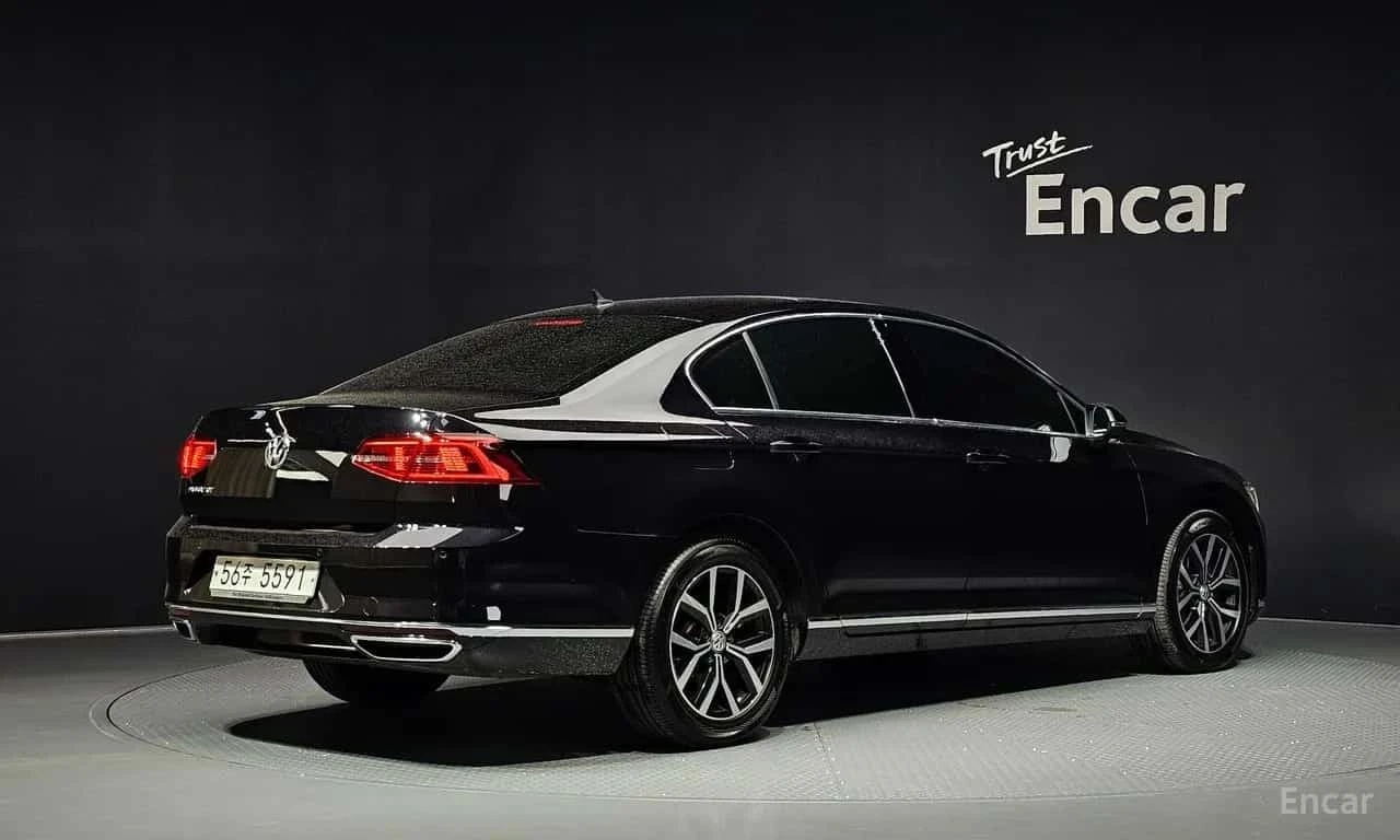 VW Passat * 2.0 TDI Premium * ЦЕНА ДО БГ, снимка 2 - Автомобили и джипове - 56636778