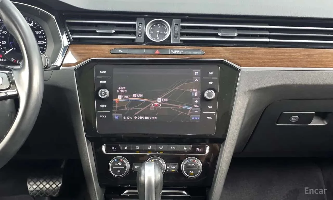 VW Passat * 2.0 TDI Premium * ЦЕНА ДО БГ, снимка 9 - Автомобили и джипове - 56636778