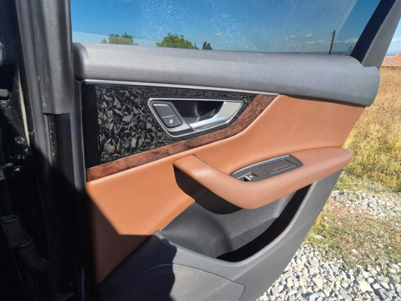 Audi Q7 3.0/333KC, снимка 12 - Автомобили и джипове - 51988630