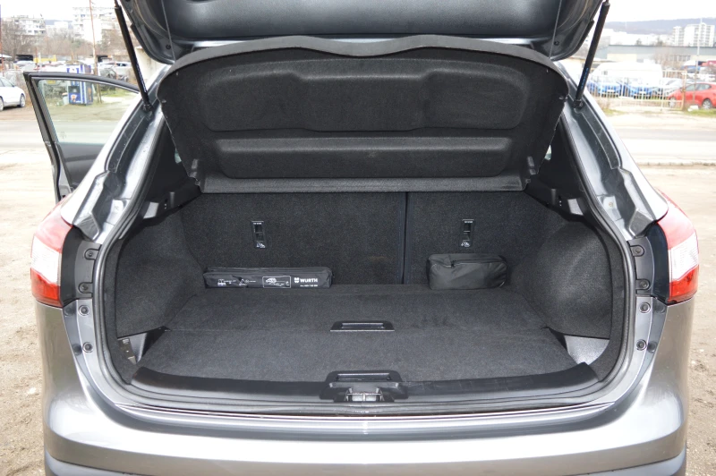 Nissan Qashqai 1.6dci 131Kk.c. 4x4ACENTA, снимка 12 - Автомобили и джипове - 53187786