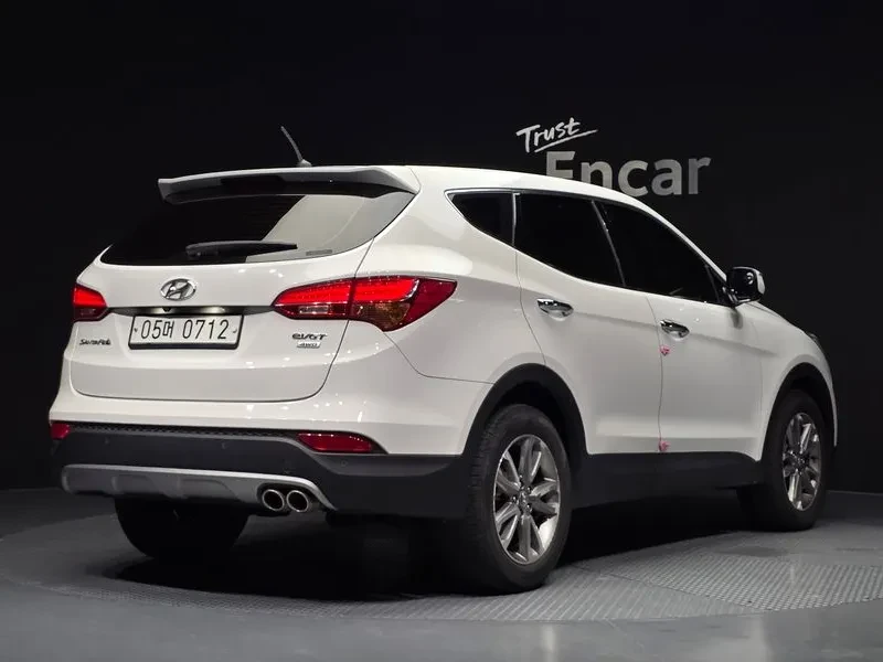 Hyundai Santa fe 2.0 CRDi 4WD - САМО 30% АВАНС, снимка 2 - Автомобили и джипове - 56159047