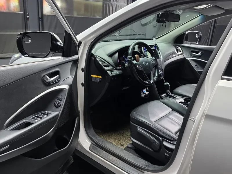 Hyundai Santa fe 2.0 CRDi 4WD - САМО 30% АВАНС, снимка 10 - Автомобили и джипове - 56159047