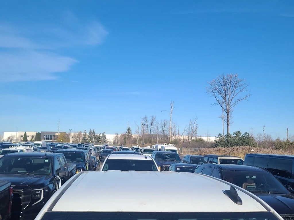 Gmc Sierra * ELEVATION CREW CAB SHORT BED * CARFAX *   | Mobile.bg   16