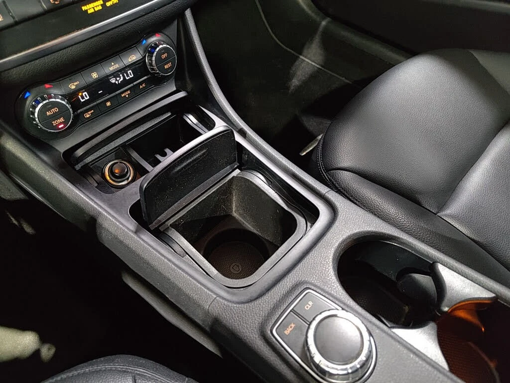 Mercedes-Benz GLA 4MATIC* АвтоКредит* (ЦЕНА ДО БГ), снимка 15 - Автомобили и джипове - 53998613