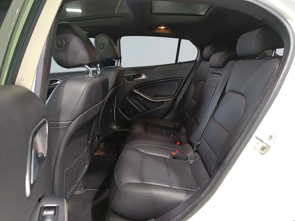 Mercedes-Benz GLA 4MATIC* АвтоКредит* (ЦЕНА ДО БГ), снимка 12 - Автомобили и джипове - 53998613