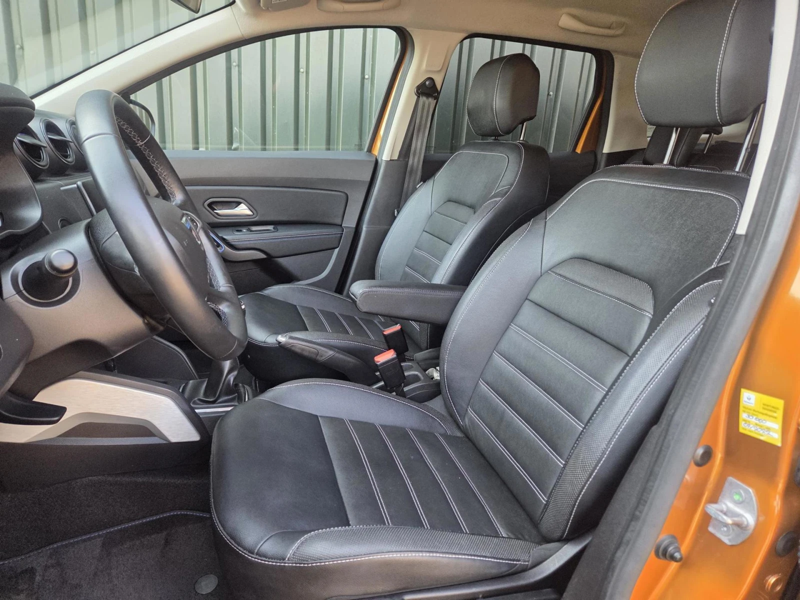 Dacia Duster 15 Year Anniversary, снимка 7 - Автомобили и джипове - 55484396