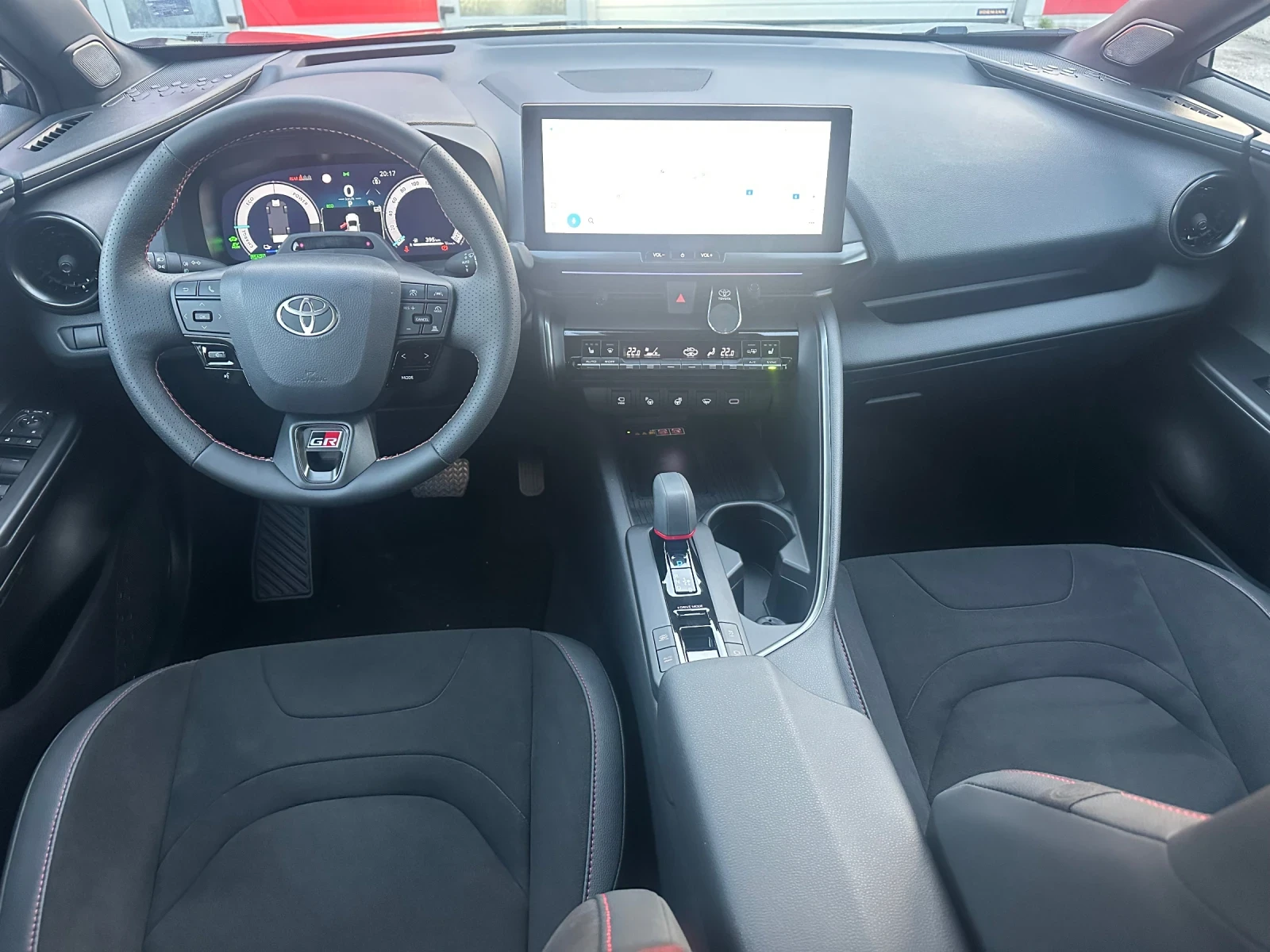 Toyota C-HR 2.0 PHEV, снимка 9 - Автомобили и джипове - 55660579