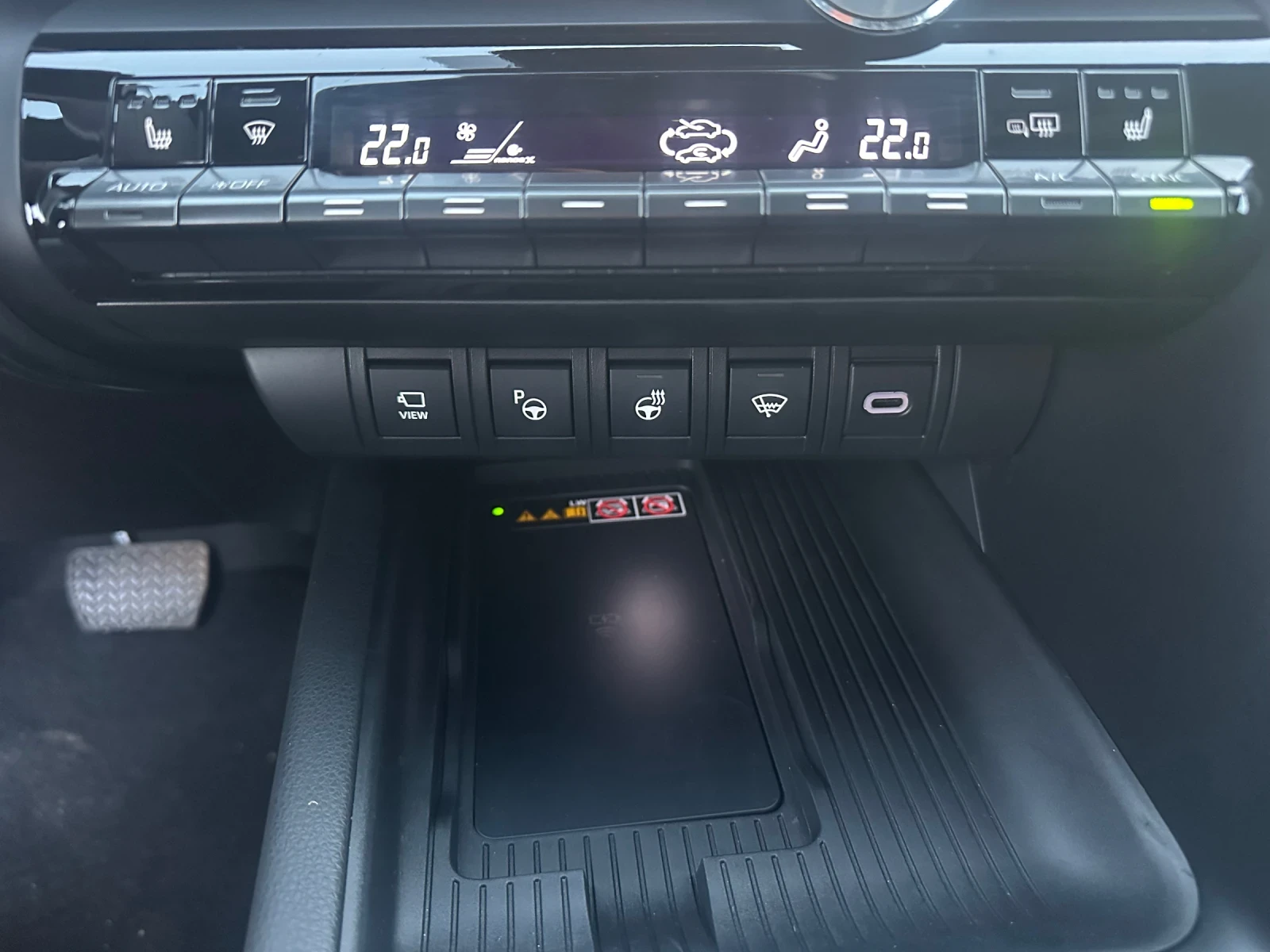 Toyota C-HR 2.0 PHEV, снимка 12 - Автомобили и джипове - 55660579