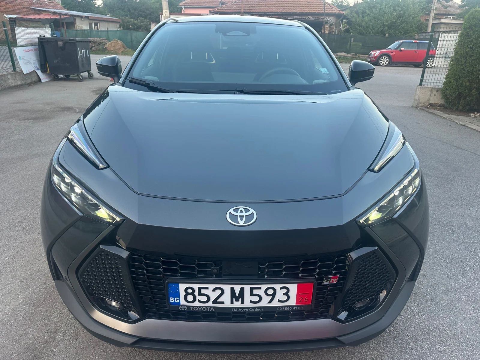 Toyota C-HR 2.0 PHEV, снимка 2 - Автомобили и джипове - 55660579