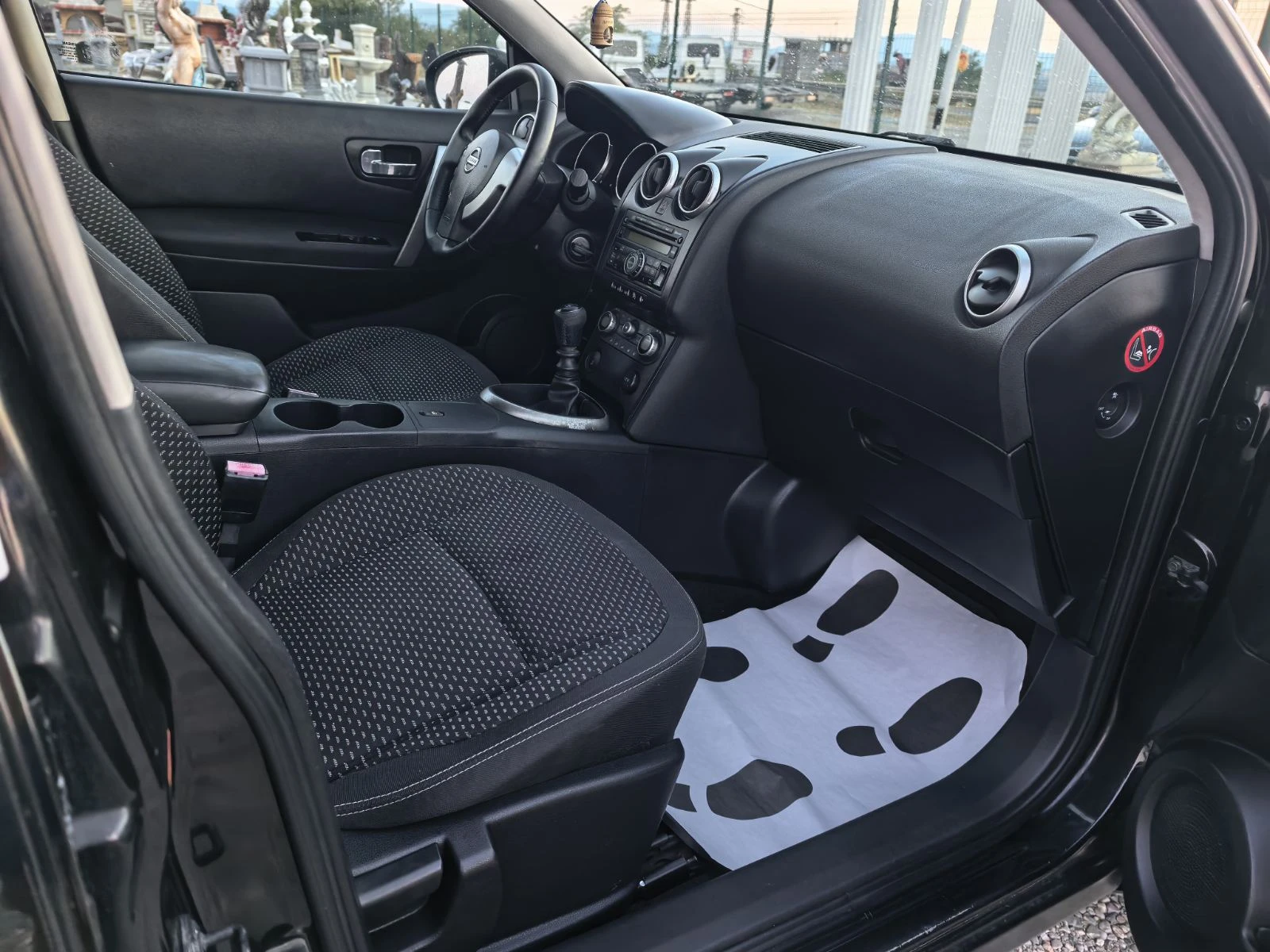 Nissan Qashqai 1.5DCI, снимка 11 - Автомобили и джипове - 55780619