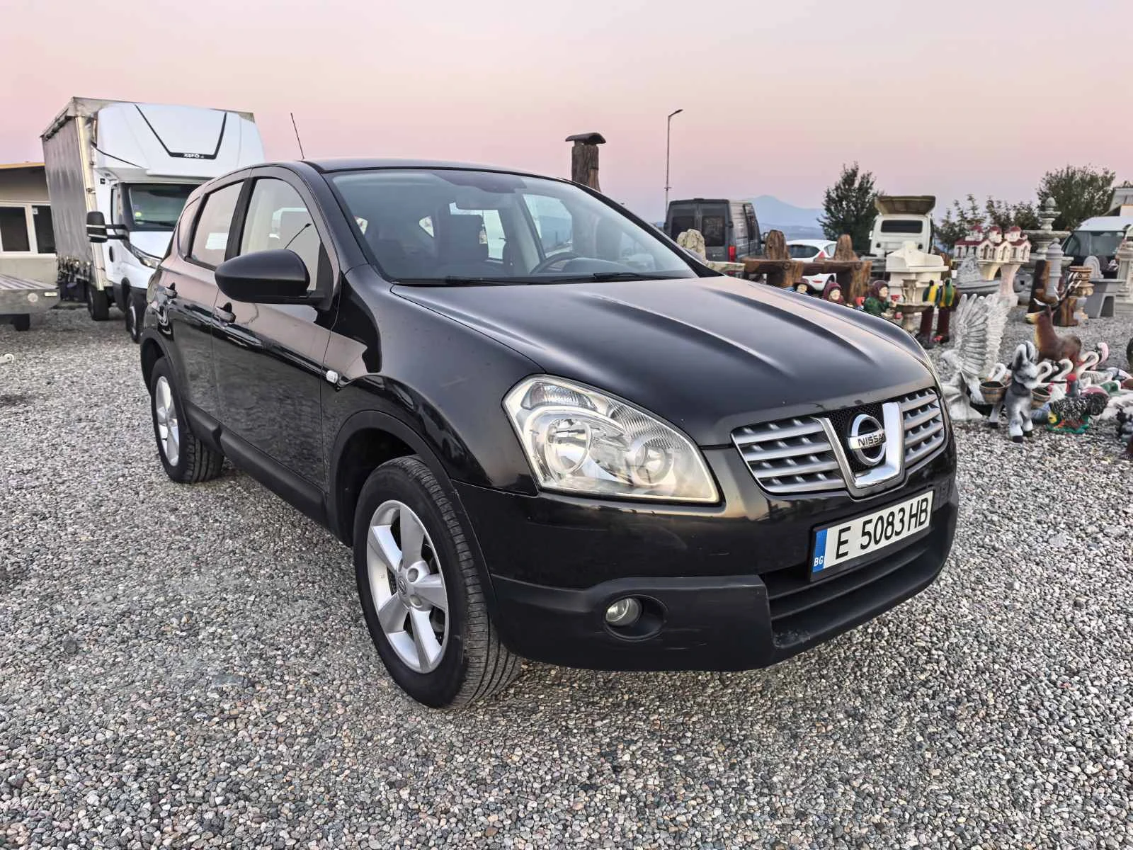 Nissan Qashqai 1.5DCI, снимка 3 - Автомобили и джипове - 55780619