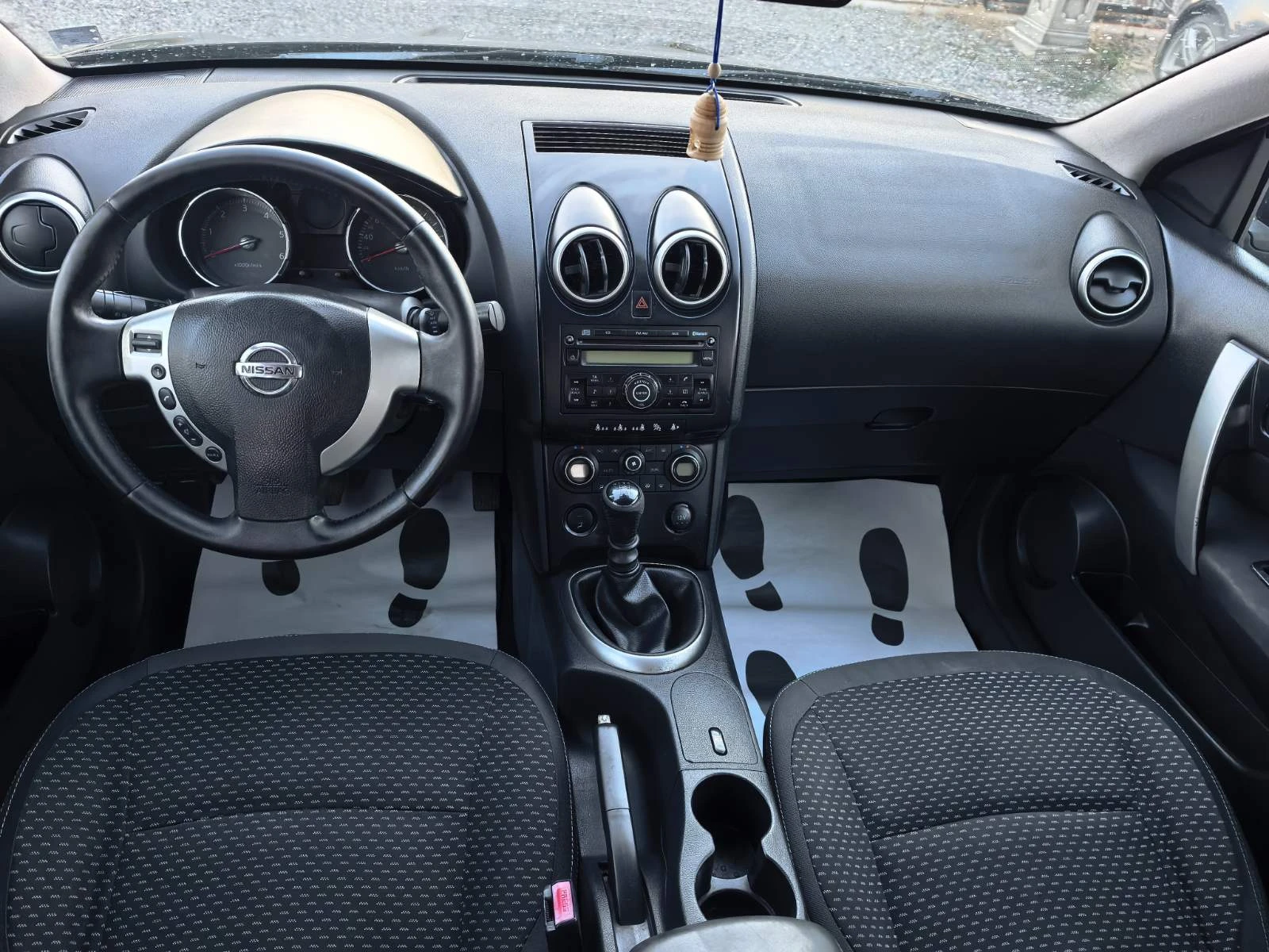 Nissan Qashqai 1.5DCI, снимка 10 - Автомобили и джипове - 55780619
