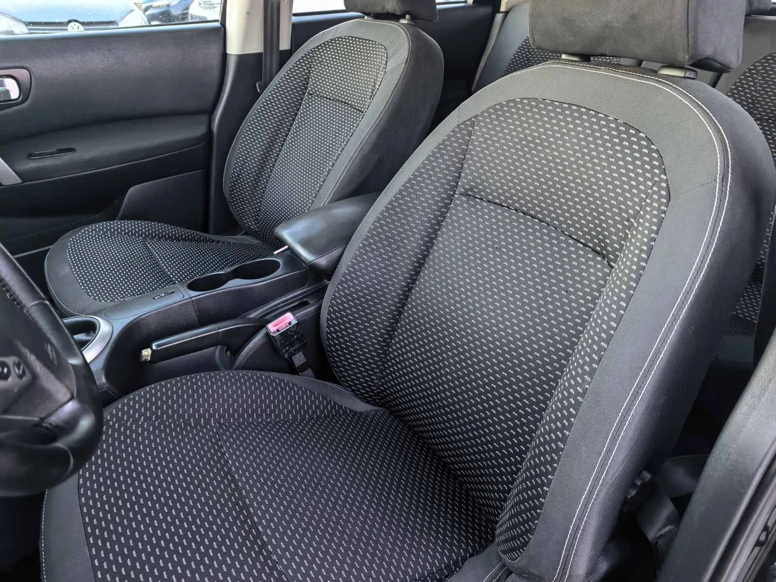 Nissan Qashqai 1.5DCI, снимка 12 - Автомобили и джипове - 55780619