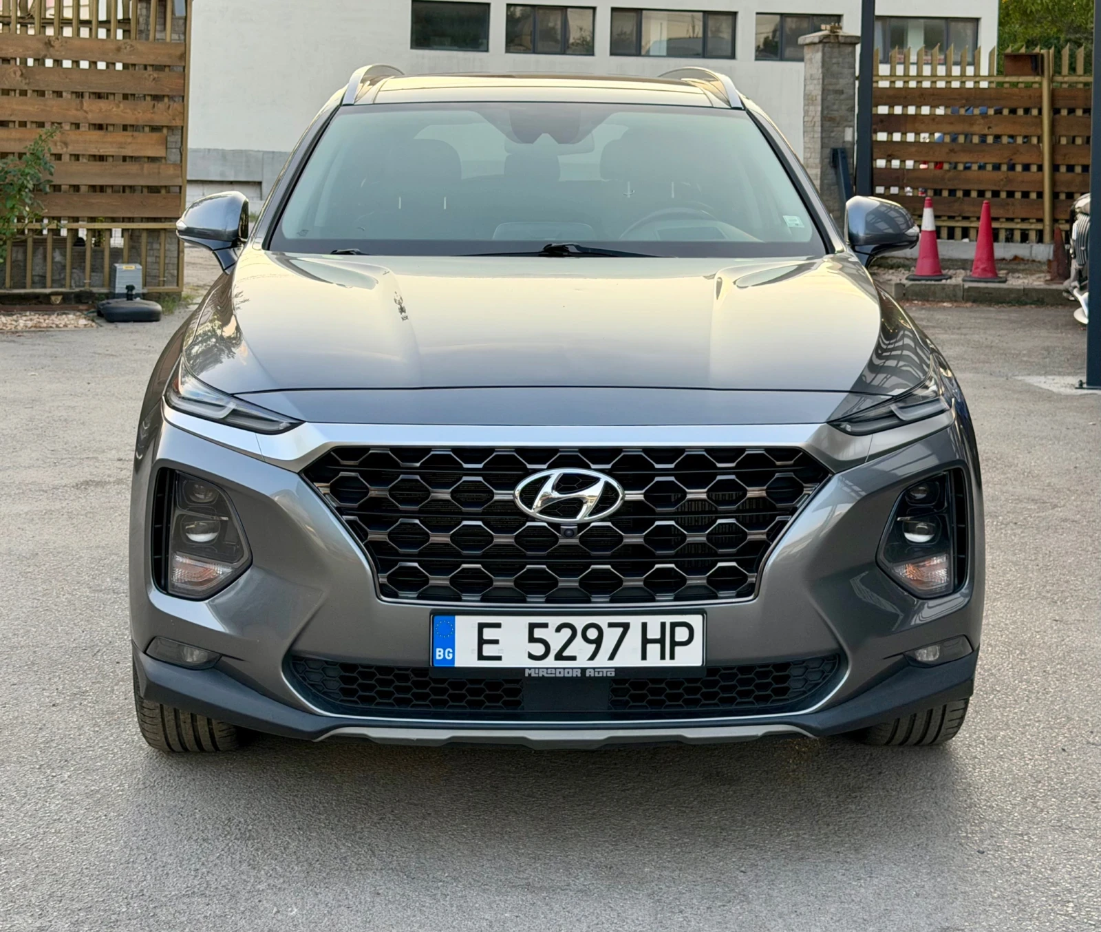Hyundai Santa fe 2.0T Luxury, снимка 2 - Автомобили и джипове - 56184611