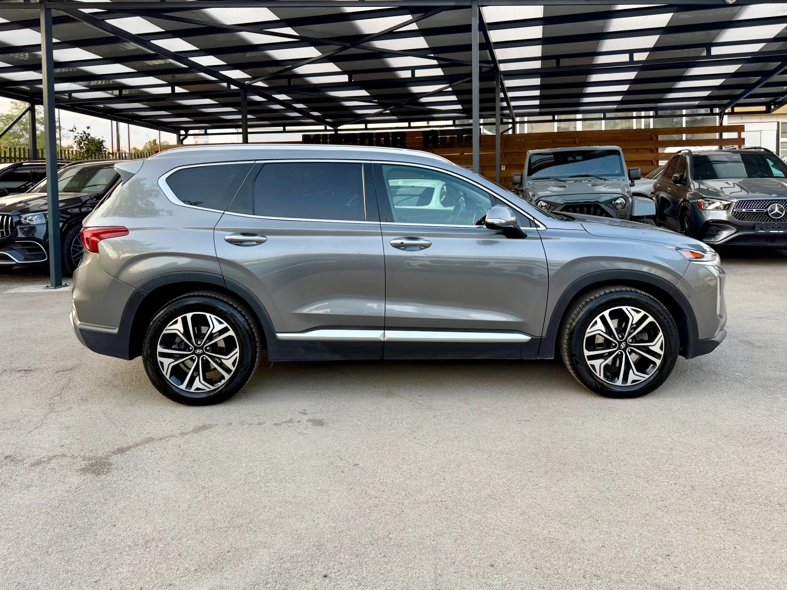 Hyundai Santa fe 2.0T Luxury, снимка 4 - Автомобили и джипове - 56184611