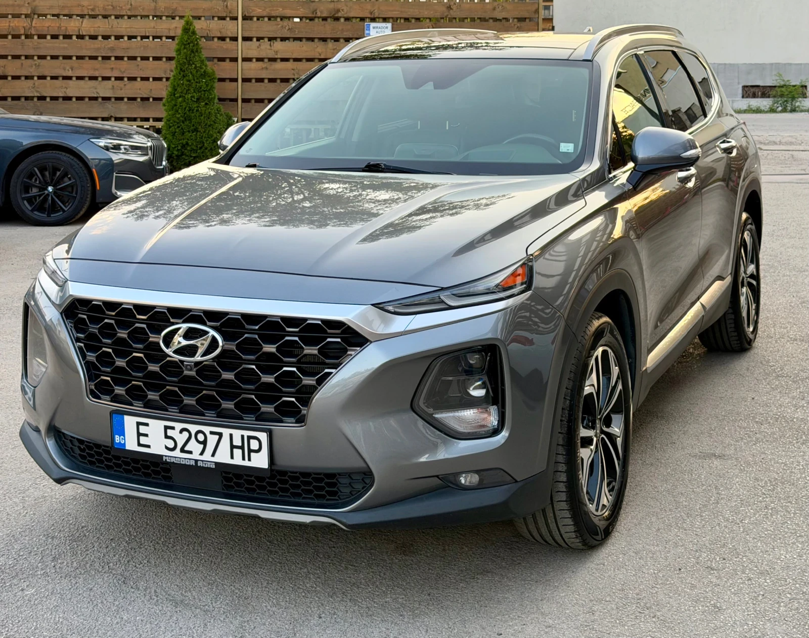 Hyundai Santa fe 2.0T Luxury, снимка 3 - Автомобили и джипове - 56184611