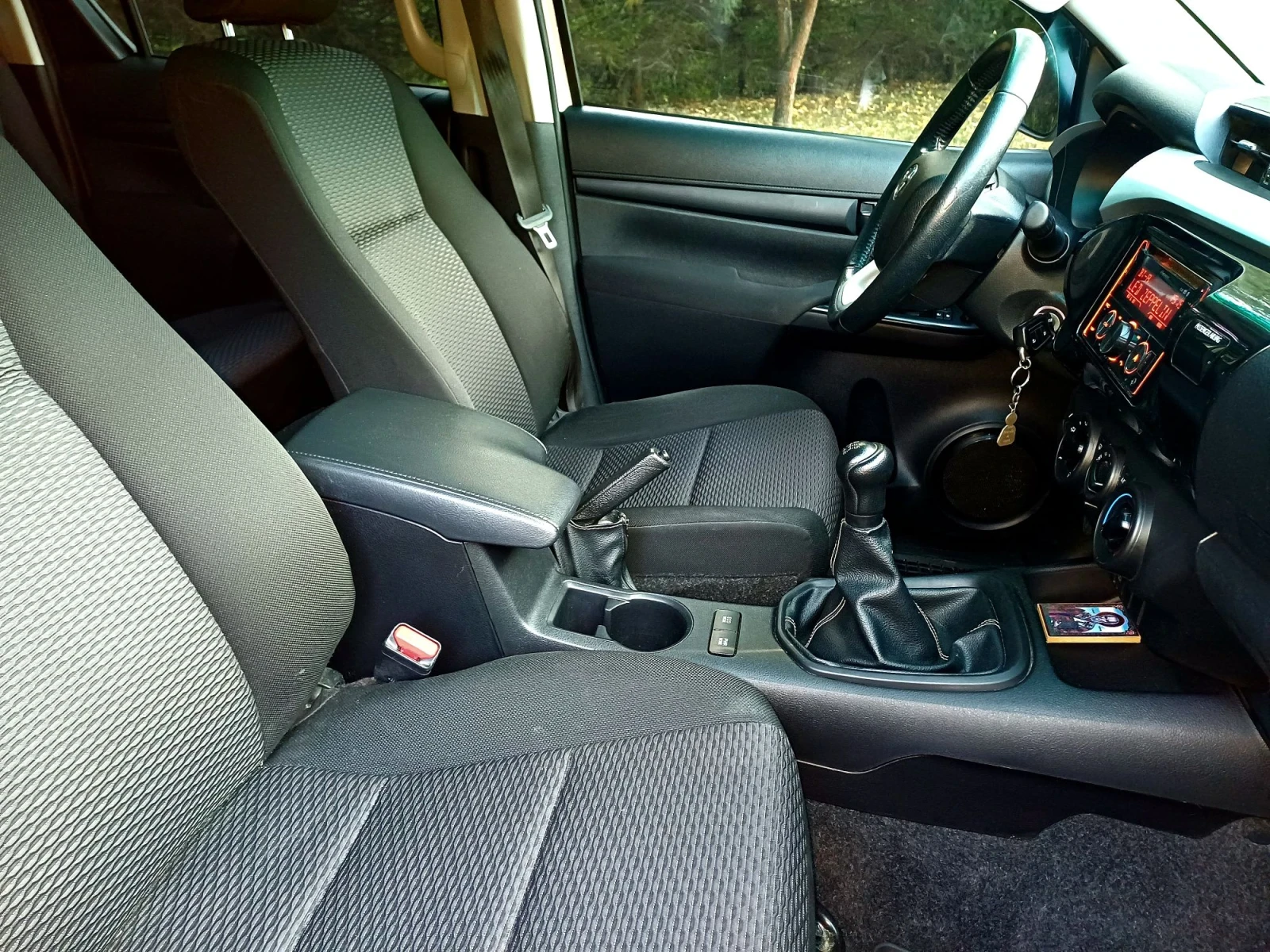 Toyota Hilux 2, 4D4D DOBINSON, снимка 11 - Автомобили и джипове - 56303580