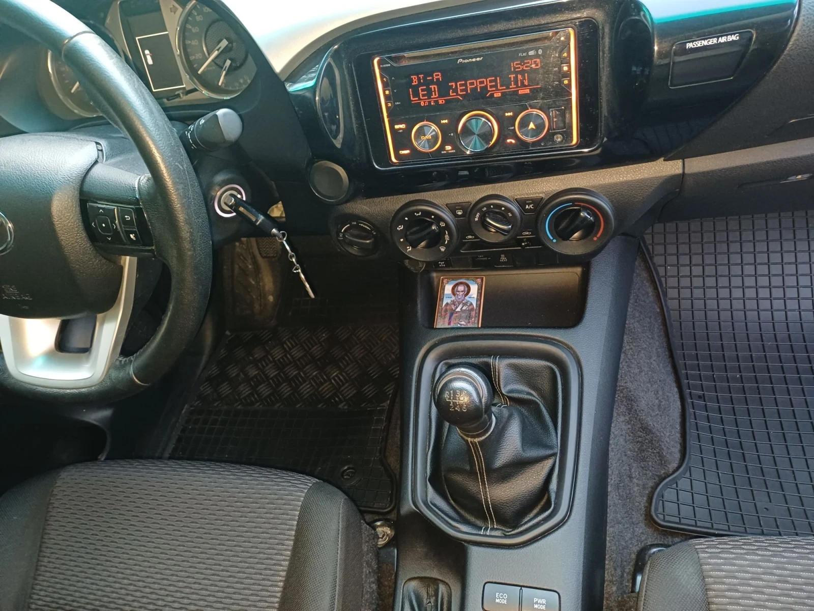 Toyota Hilux 2, 4D4D DOBINSON, снимка 12 - Автомобили и джипове - 56303580