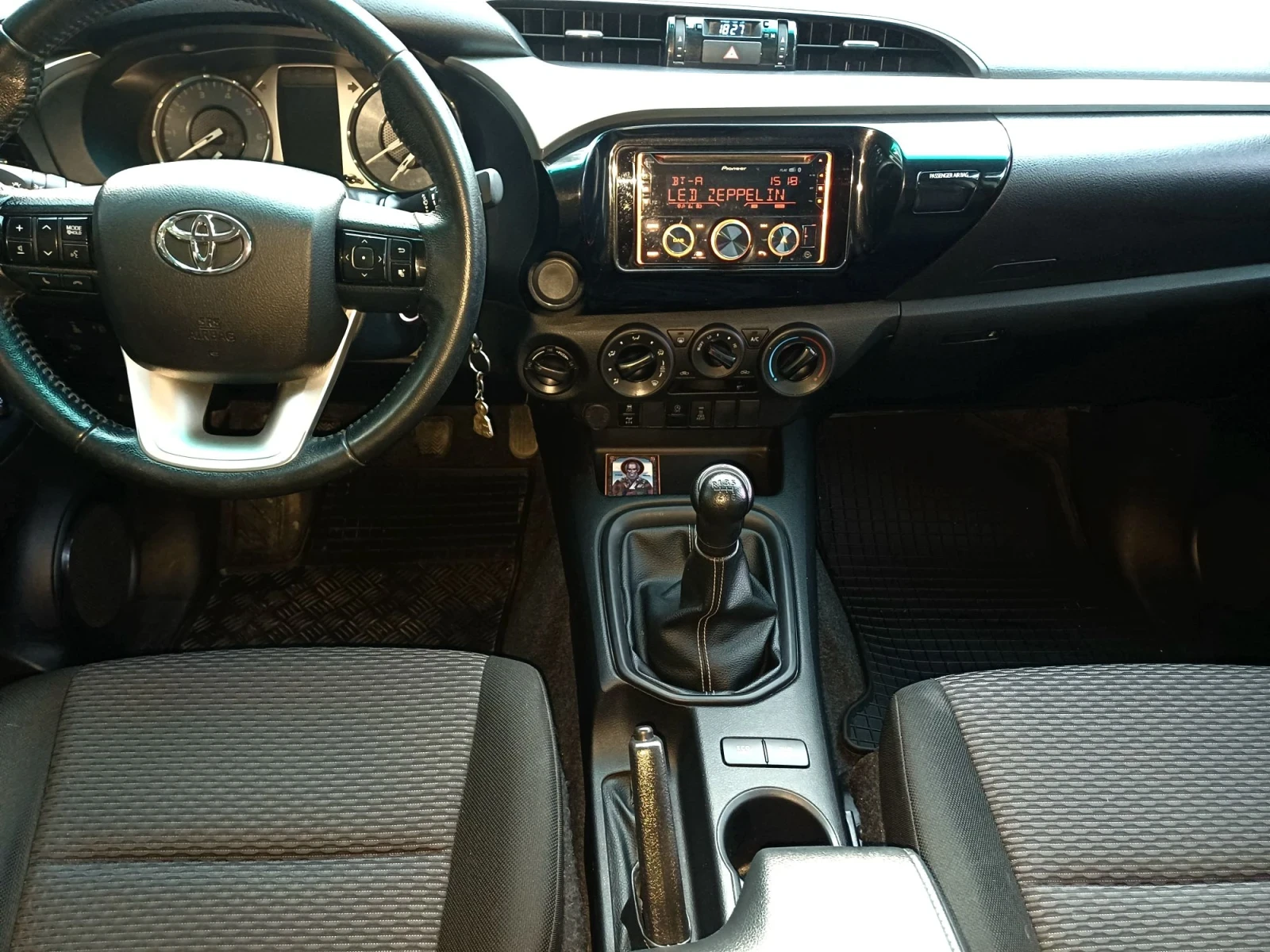Toyota Hilux 2, 4D4D DOBINSON, снимка 9 - Автомобили и джипове - 56303580