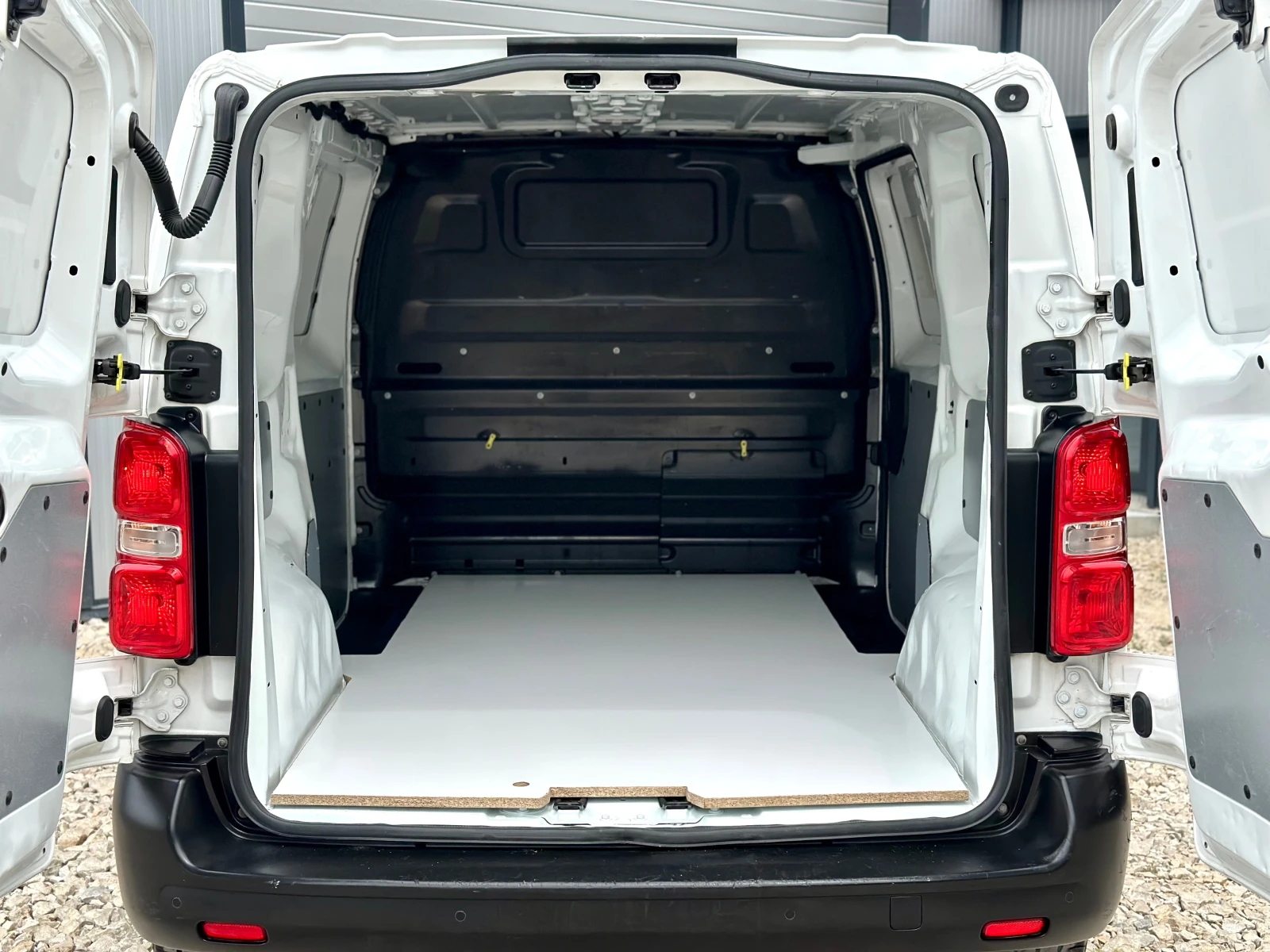 Peugeot Expert 2.0HDI КЛИМАТИК - изображение 6