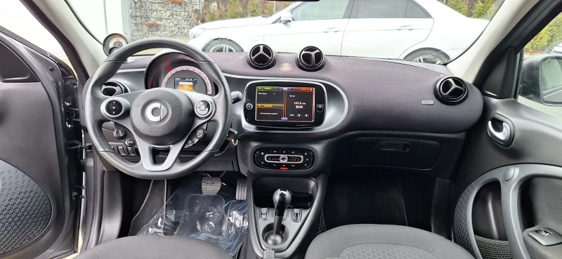 Smart Forfour EQ 60kw, снимка 7 - Автомобили и джипове - 48358570