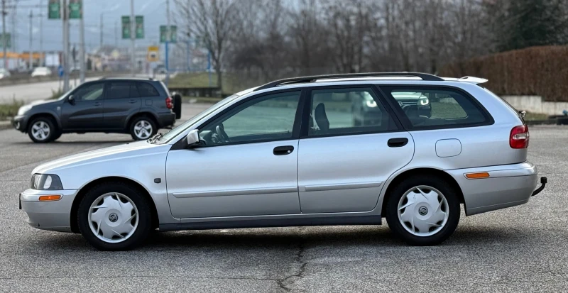 Volvo V40 1.9D 109к.с * Климатик* , снимка 7 - Автомобили и джипове - 48501770