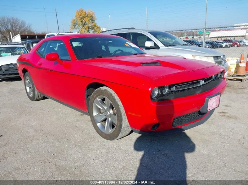 Dodge Challenger 3.6L V-6 DOHC, VVT, 305HP Rear Wheel Drive, снимка 1 - Автомобили и джипове - 48601057