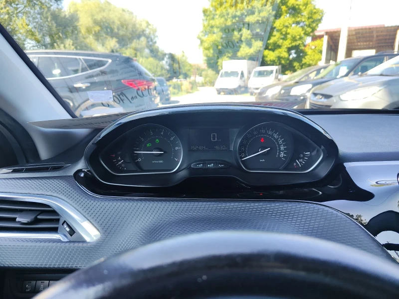 Peugeot 2008 1.2i 82к.с// Обслужен//, снимка 9 - Автомобили и джипове - 51556862