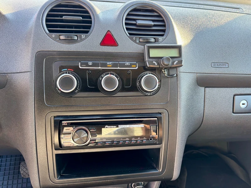 VW Caddy Klima TOP, снимка 8 - Автомобили и джипове - 51619166