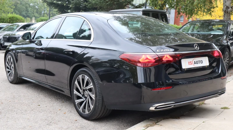 Mercedes-Benz E 220 d/Avantgarde/Virtual/Панорама/MBUX/Pre-Safe/Therma, снимка 6 - Автомобили и джипове - 51781544