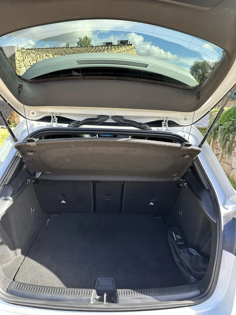 Mercedes-Benz A 35 AMG 4 MATIC, снимка 6 - Автомобили и джипове - 52271691