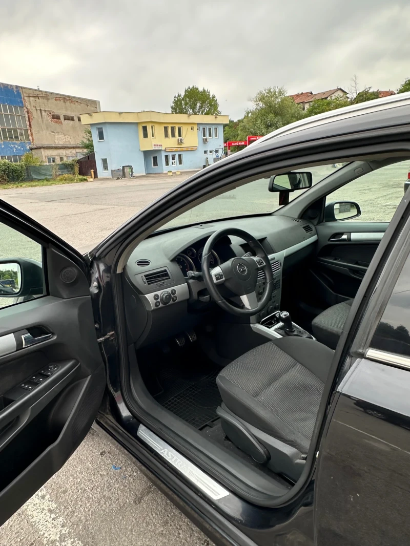 Opel Astra, снимка 6 - Автомобили и джипове - 52312032