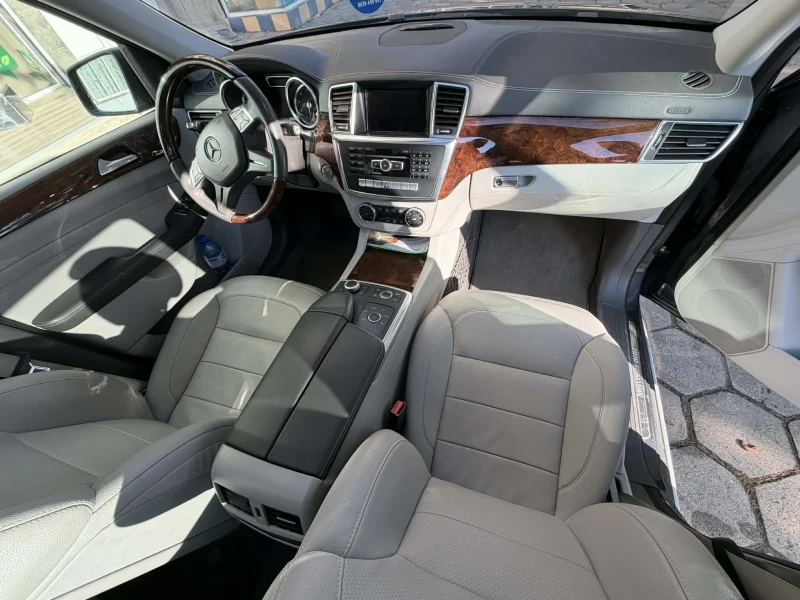 Mercedes-Benz ML 550, снимка 12 - Автомобили и джипове - 53151747