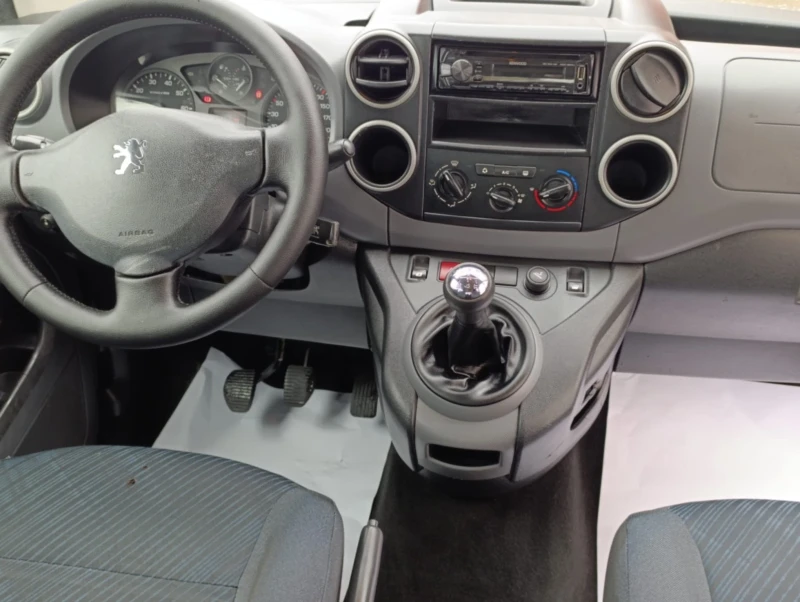 Peugeot Partner 1.6HDi, снимка 9 - Автомобили и джипове - 53234272
