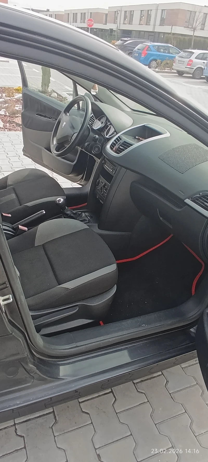 Peugeot 207, снимка 8 - Автомобили и джипове - 53598471