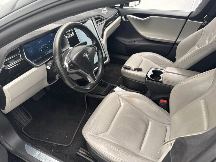 Tesla Model S  4х4 Европейска Автопилот, снимка 9 - Автомобили и джипове - 53931185