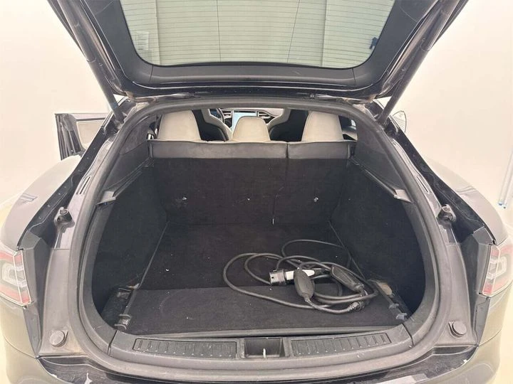 Tesla Model S  4х4 Европейска Автопилот, снимка 11 - Автомобили и джипове - 53931185