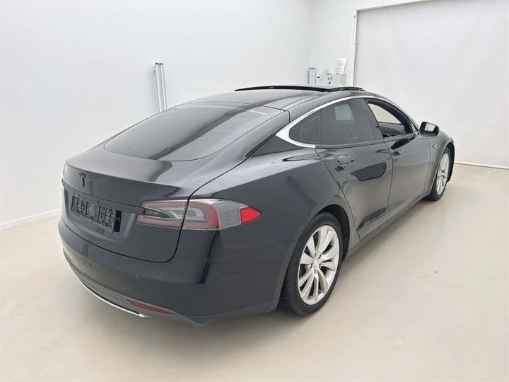 Tesla Model S  4х4 Европейска Автопилот, снимка 3 - Автомобили и джипове - 53931185