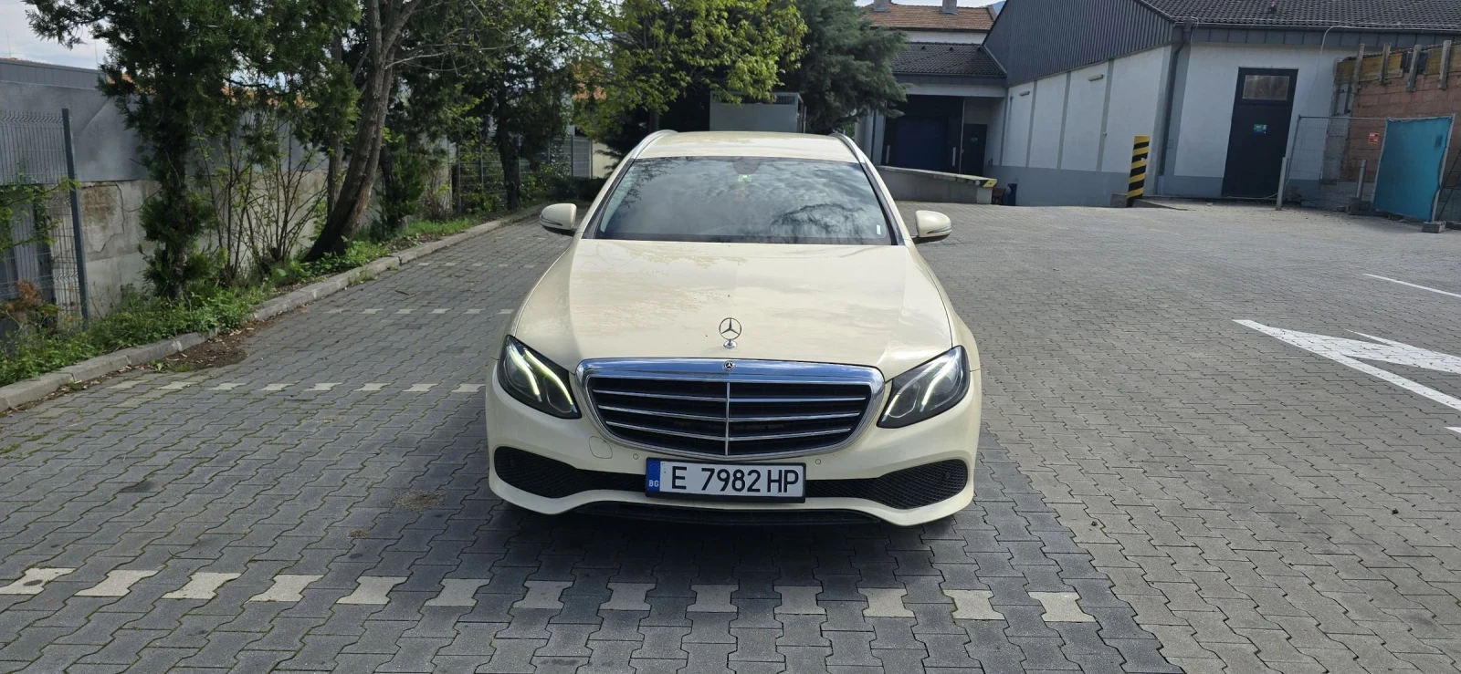 Mercedes-Benz E 220  - изображение 6