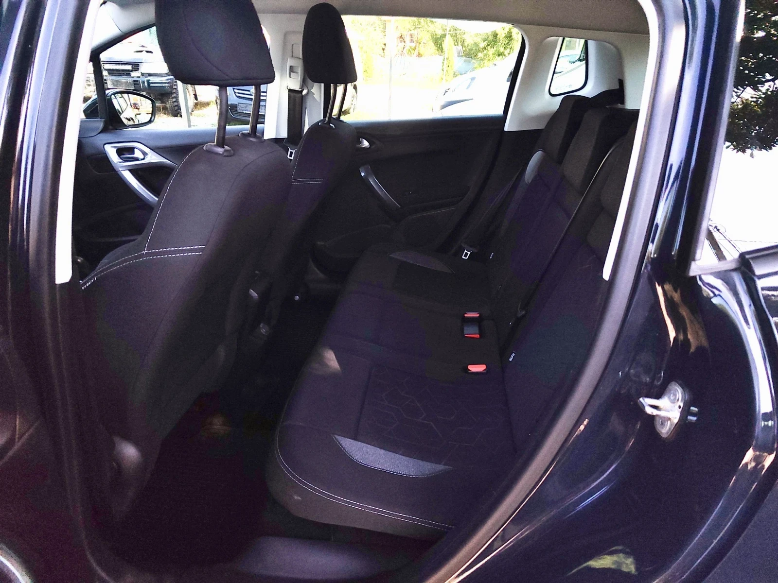 Peugeot 2008 1.2i 82.// // | Mobile.bg   13