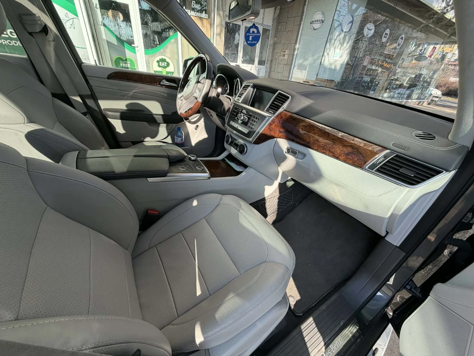 Mercedes-Benz ML 550  - изображение 8