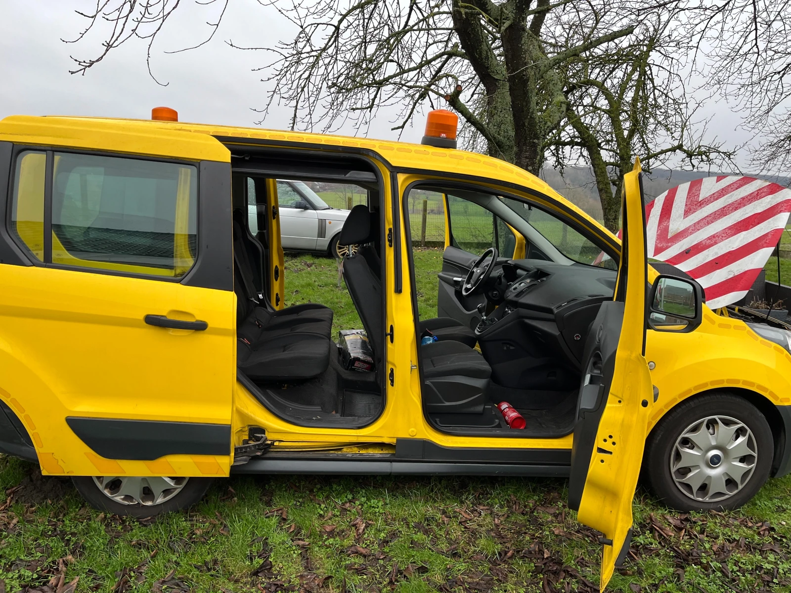 Ford Tourneo Connect Ford Tourneo Connect 1.0 Ecoboost, снимка 12 - Автомобили и джипове - 53728305