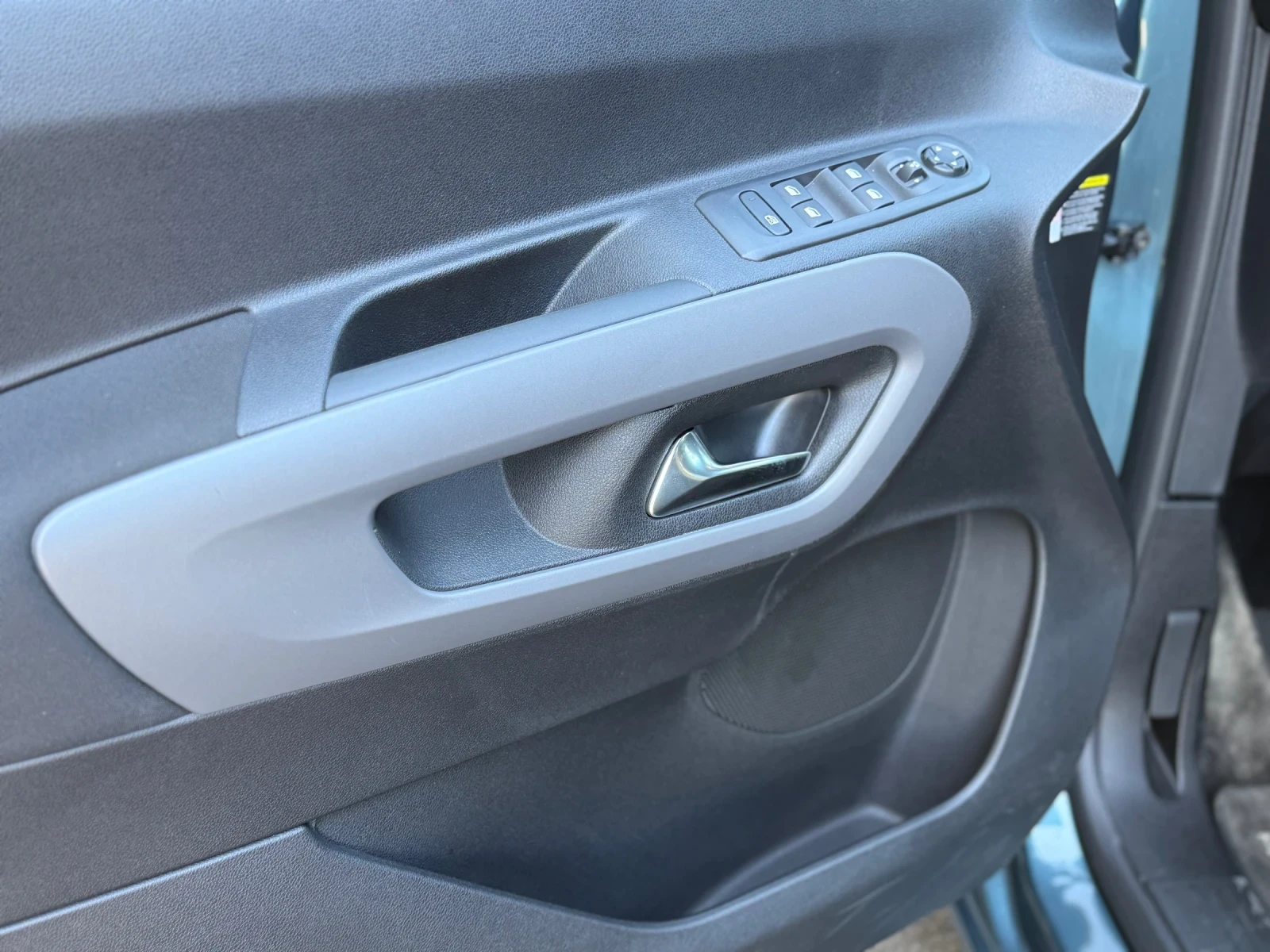 Toyota Proace City Verso KEYLESS * 360 CAMERA * ПОДГРЕВ * CARPLAY * LED , снимка 6 - Автомобили и джипове - 53826021