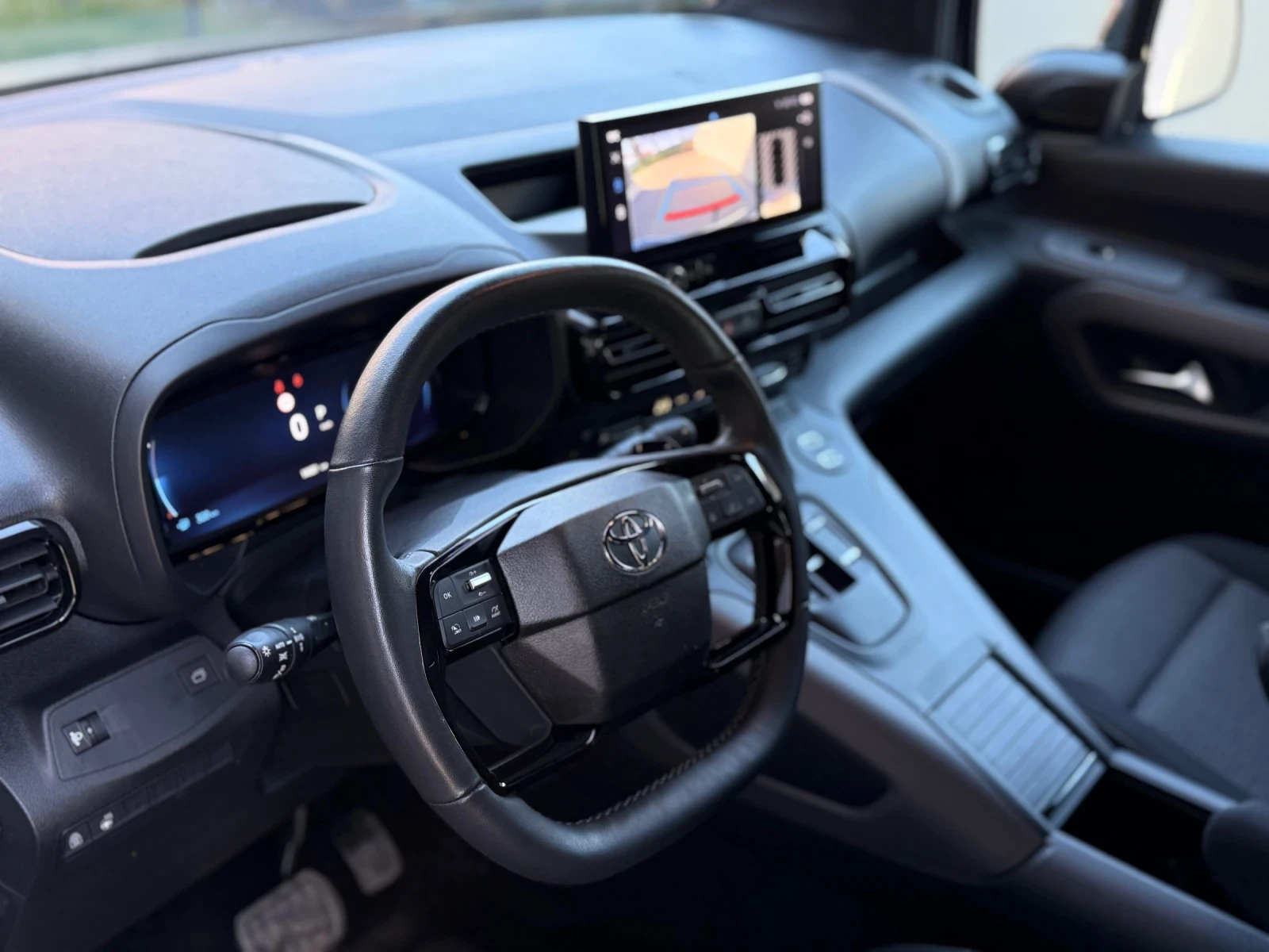 Toyota Proace City Verso KEYLESS * 360 CAMERA * ПОДГРЕВ * CARPLAY * LED , снимка 9 - Автомобили и джипове - 53826021