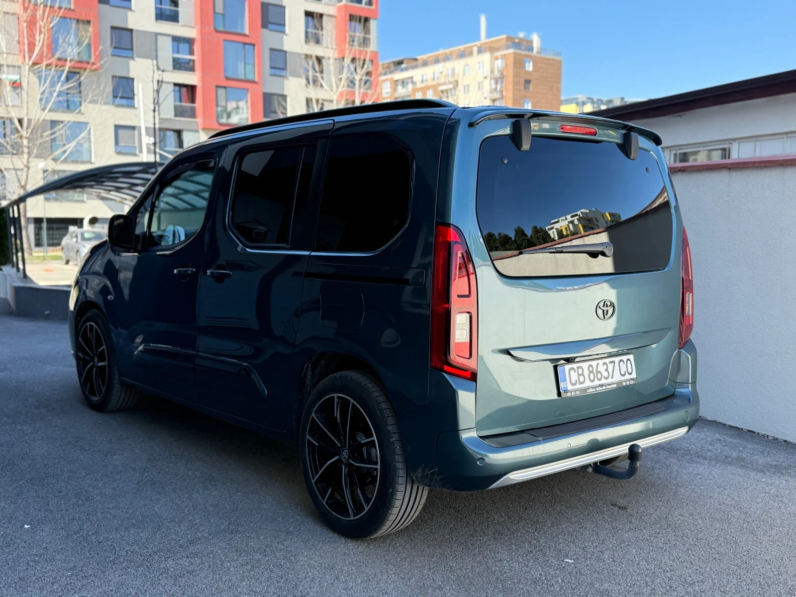 Toyota Proace City Verso KEYLESS * 360 CAMERA * ПОДГРЕВ * CARPLAY * LED , снимка 4 - Автомобили и джипове - 53826021
