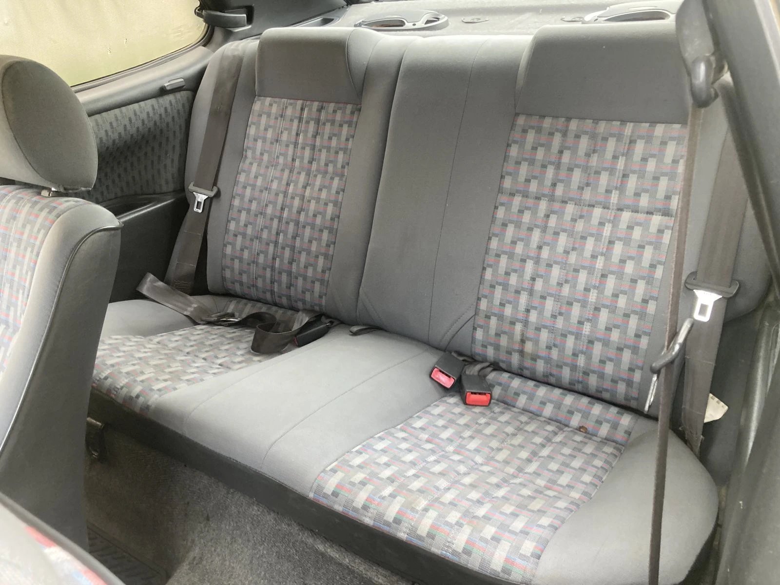 Toyota Corolla 1.3 Бензин, снимка 11 - Автомобили и джипове - 54012329