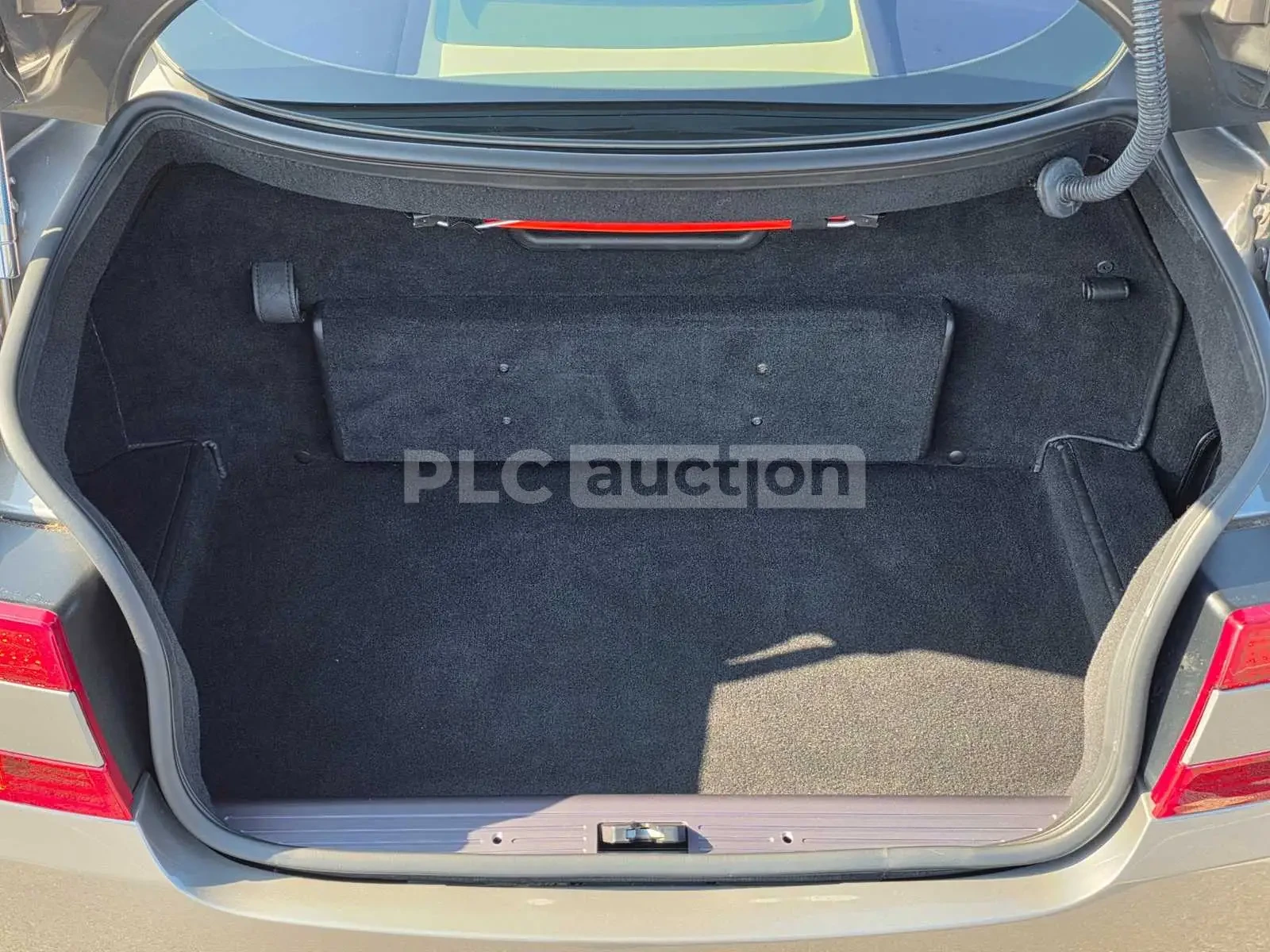 Aston Martin Db9 ЛИЗИНГ/АВТОМАТ, снимка 16 - Автомобили и джипове - 54090043