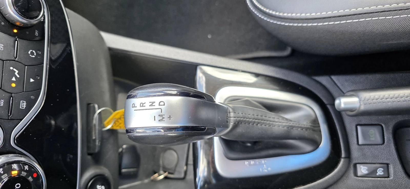 Renault Clio 1.5 Dci -Duel-90hp-Automat, снимка 14 - Автомобили и джипове - 54391393