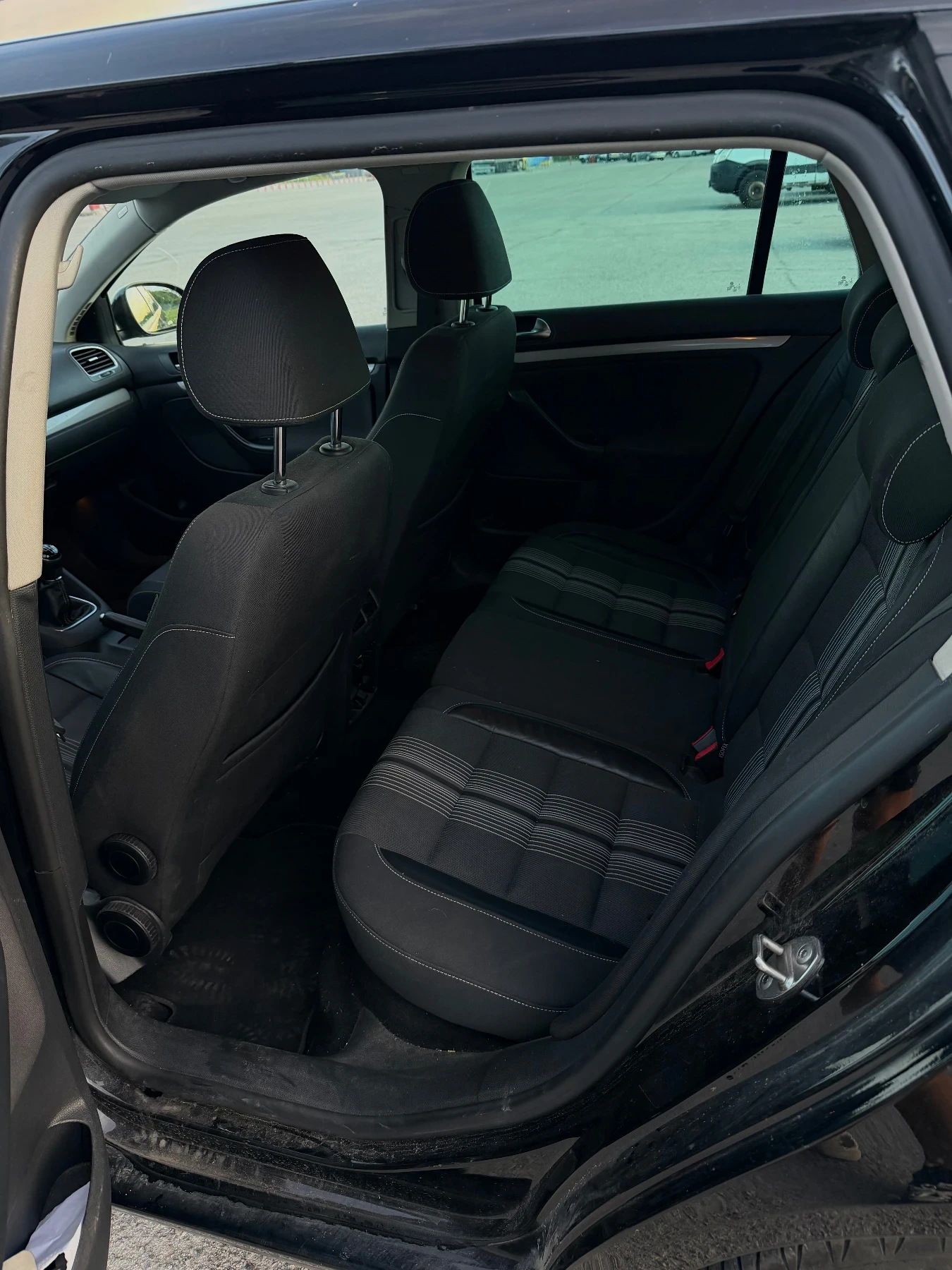 VW Golf 2.0TDI Match, снимка 12 - Автомобили и джипове - 54543761