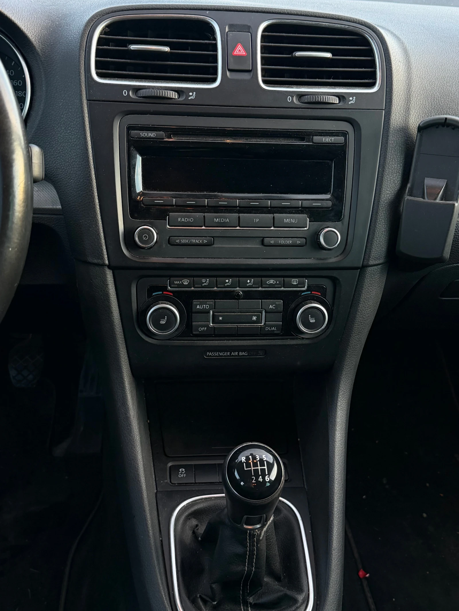 VW Golf 2.0TDI Match, снимка 10 - Автомобили и джипове - 54543761